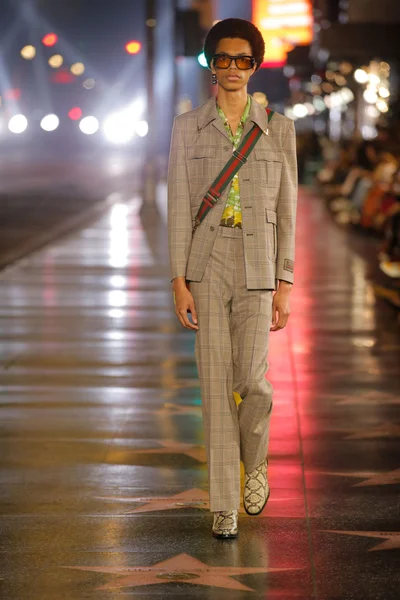 Look 49